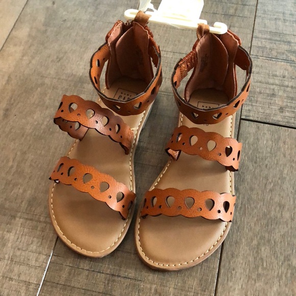 gap baby buckle sandals